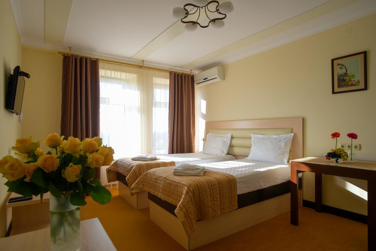 Aparthotel On Klinichna St. Kiev Buitenkant foto